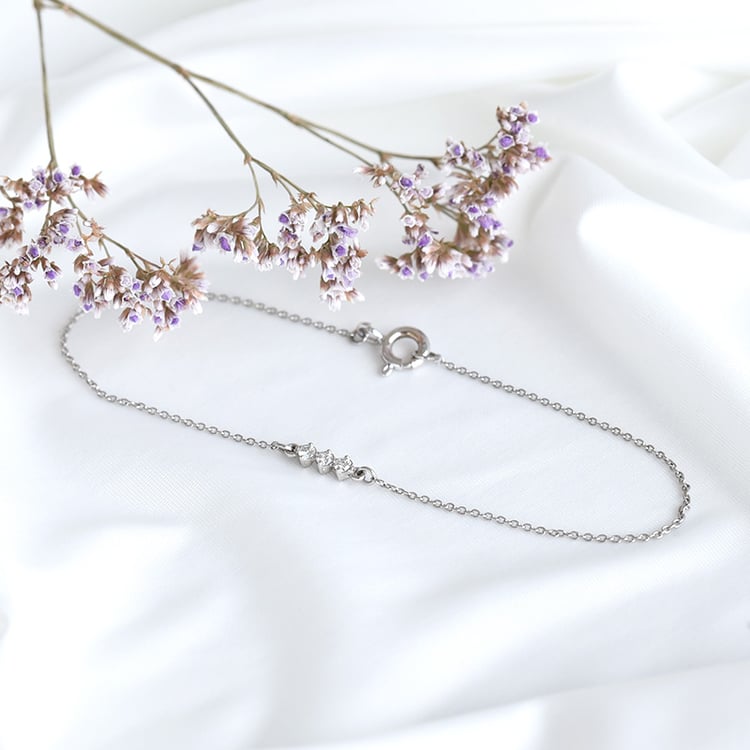 Minimalistisches Armband mit drei Diamanten Ohana 80895