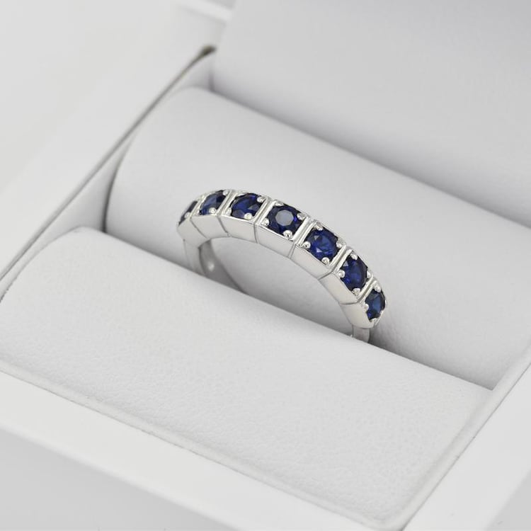 Ring mit Saphiren 27132