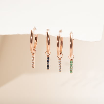 Goldene Hängeohrringe mit blauen Saphiren Elaine