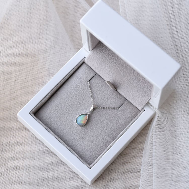 Zauberhafte goldene Halskette mit Opal-Tropfen und Diamant Ninon 67370