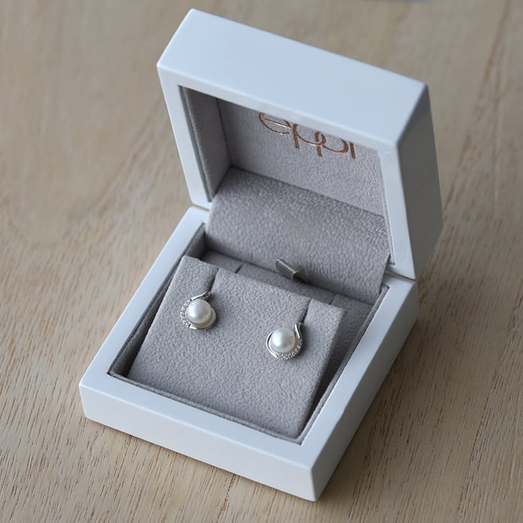 Perlenschmuck aus Silber 64079