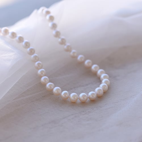 Elegante Perlenhalskette in Silber Ermine