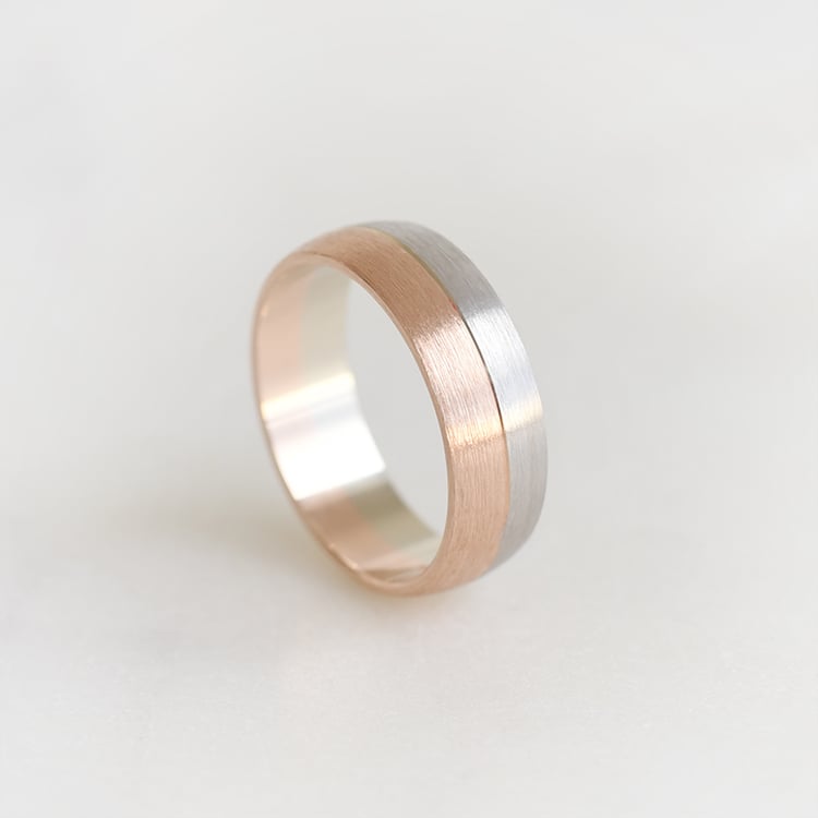 Halbrunde Eheringe aus kombiniertem Gold Amann 92622