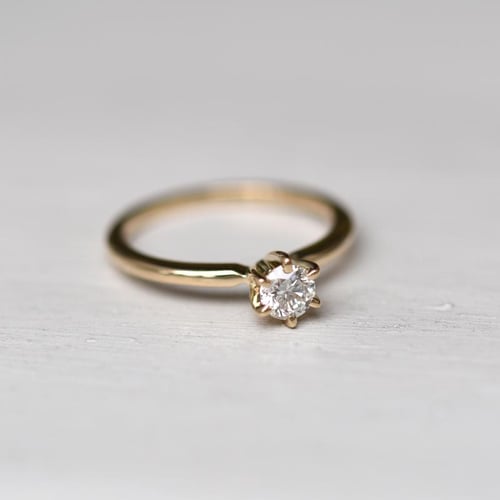 Solitär-Verlobungsring mit Diamant Mala