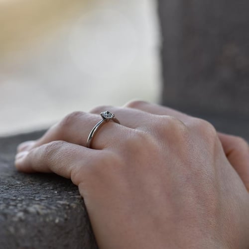 Klassischer Verlobungsring mit Diamant Enemie