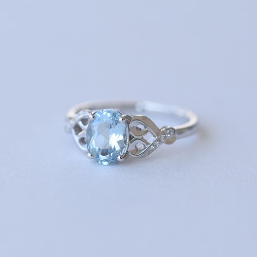 Goldener Aquamarinring mit Diamanten Alanyse
