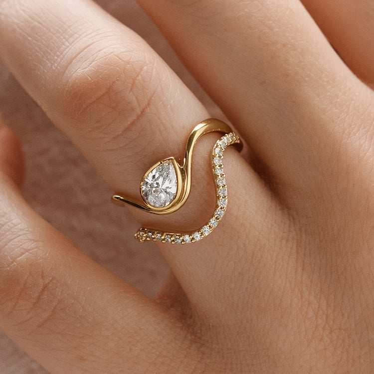 Original Verlobungs-Set aus Ringen mit Lab Grown Diamanten 156008