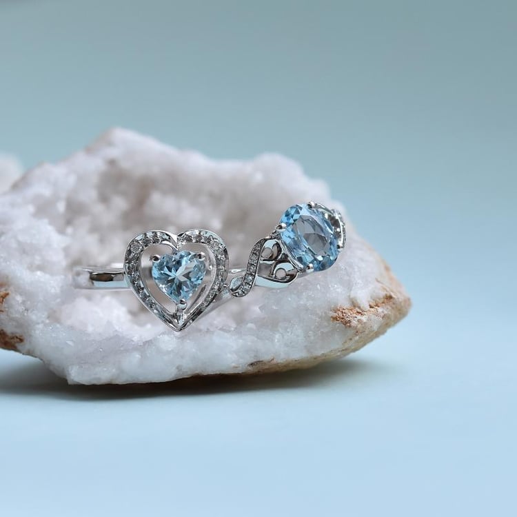 Goldener Ring mit Aquamarinherz und Diamanten Liola 28916