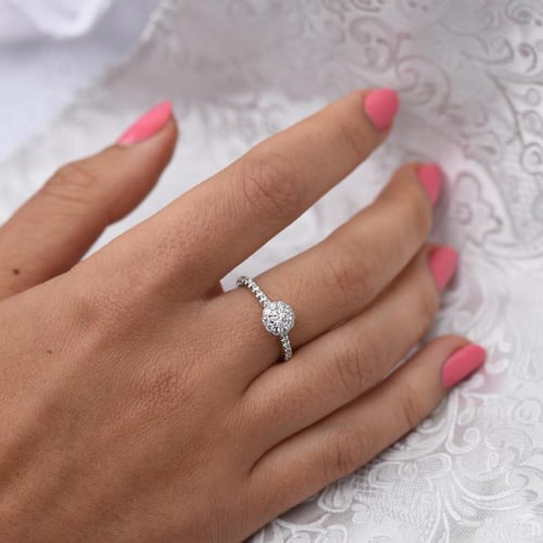 Halo-Verlobungsring mit Lab Grown Diamanten Alaina