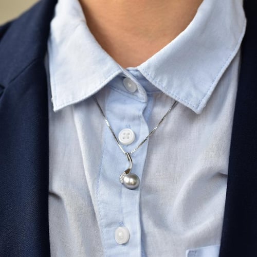 Eleganter Anhänger aus Silber mit Perle und Zirkonia Aziade