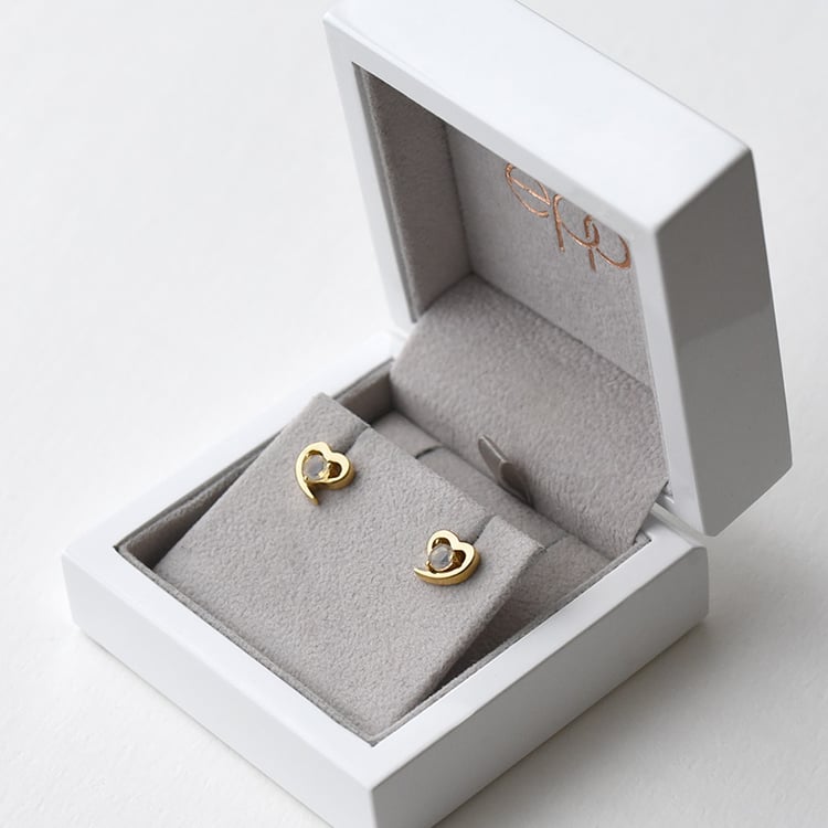 Silberne Ohrringe in Herzform mit Opalen Clelia 73004