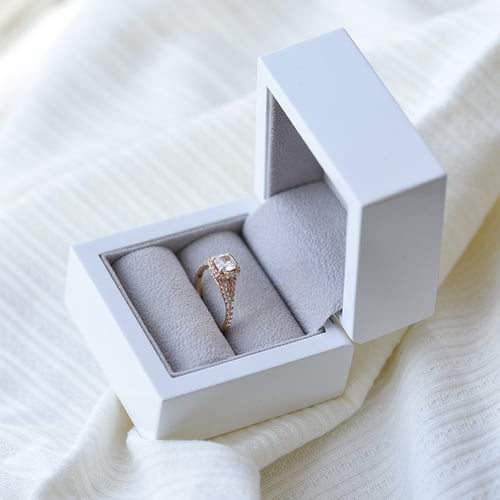 Verlobungsring mit Diamanten Malana