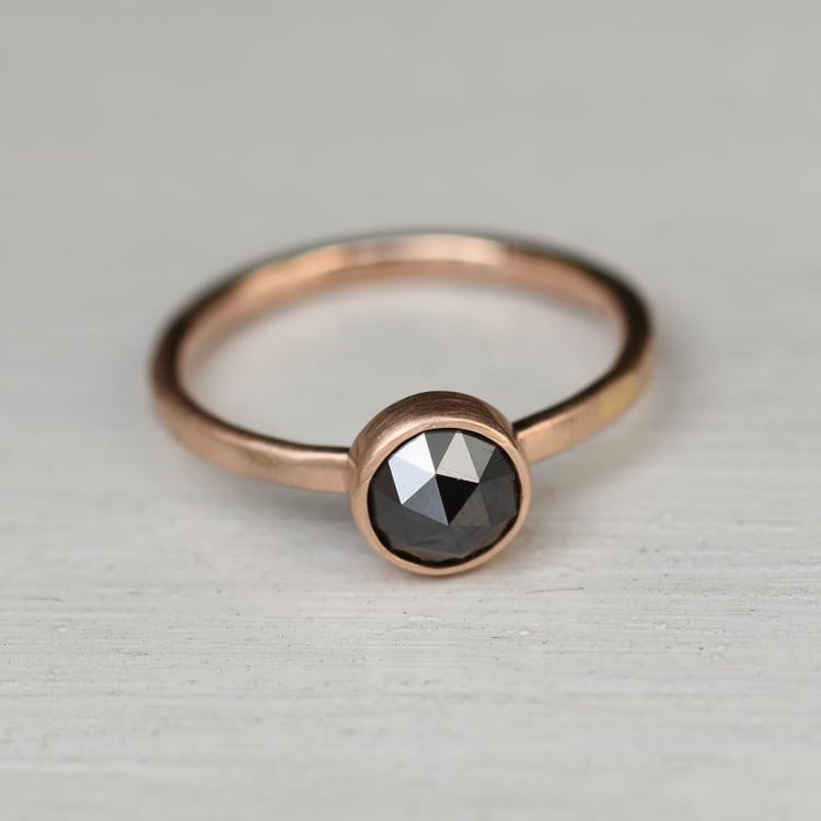 Goldring mit schwarzem Rosenschliff-Diamant Cleve 47853