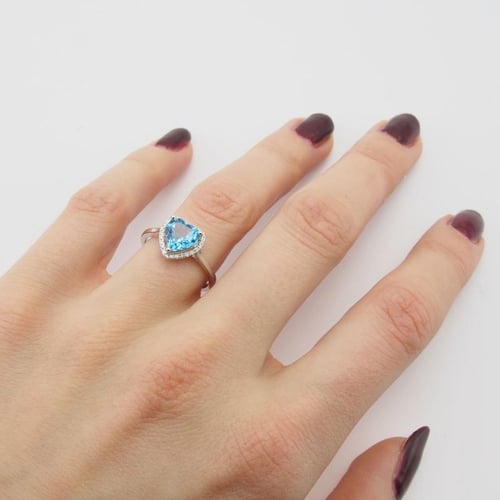 Goldring mit Topas in Hertform und Diamanten Connelly
