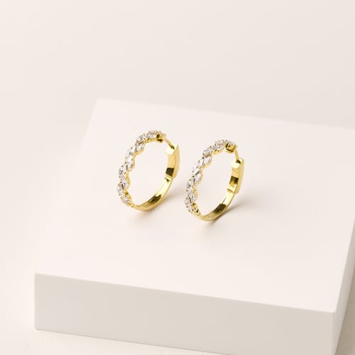 Elegante Ohrringe aus Gold mit Naturdiamanten Anila