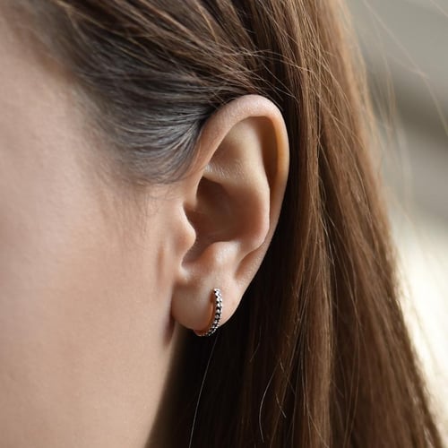 Creolen mit schwarzen Diamanten Gomati