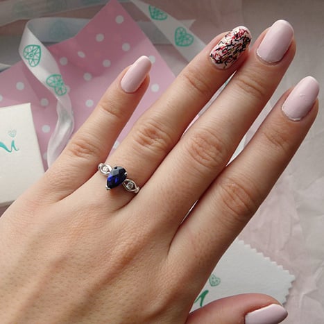 Silberner Ring mit Saphir 5606