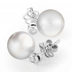 Ohrringe mit weißen Perlen und Diamanten Lara