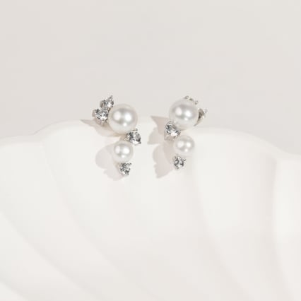 Silberne Perlenohrringe mit weißen Topasen Anita