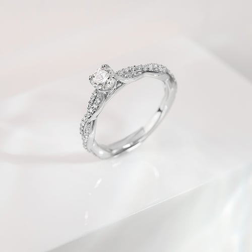 Verflochtener Verlobungsring mit zertifiziertem Lab Grown Diamanten Minna