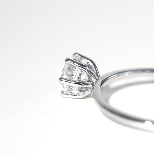 Verzierter Verlobungsring mit Diamanten Donia