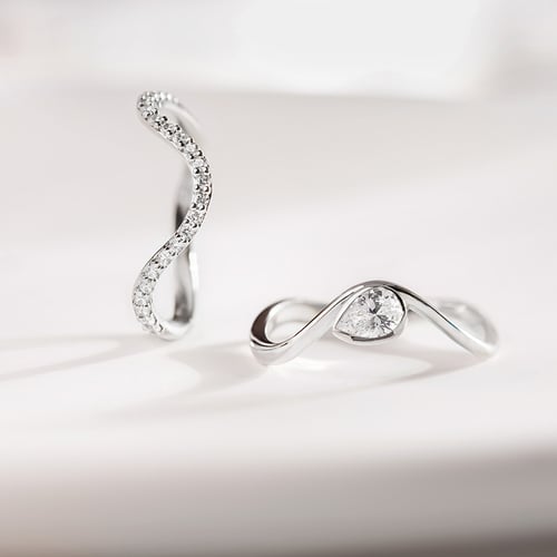 Unkonventioneller Ring mit Lab Grown Diamanten May
