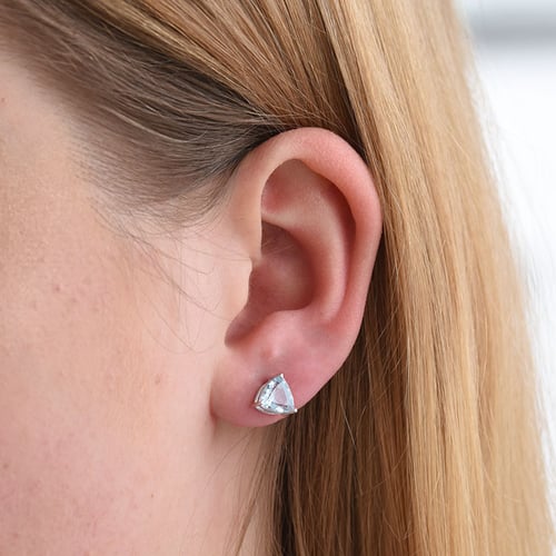 Silberne Ohrringe mit himmlisch blauen Topasen Nellie