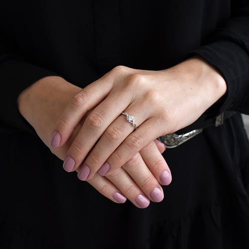 Verlobungsring mit seitlichen Diamanten Ophir