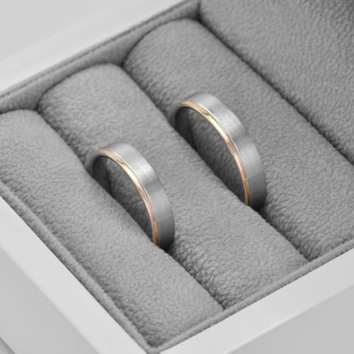 Moderne Eheringe aus kombiniertem Gold Mouline