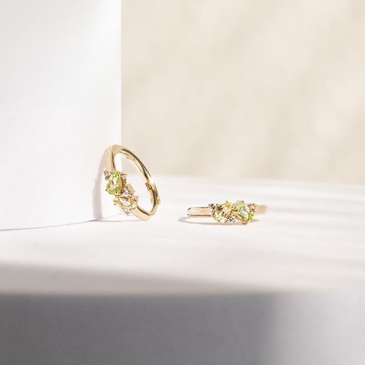 Silberne runde Ohrringe mit einem Cluster aus Topasen, Quarzen und Oliven Limone 142868