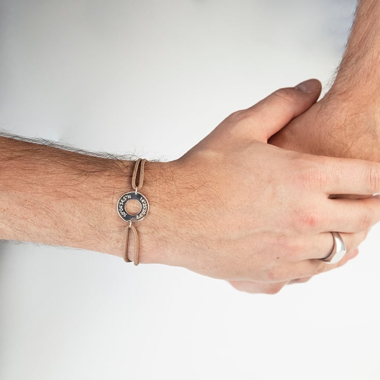Silbernes String-Armband für Herren mit gravierten Wunschkoordinaten Conan 113181