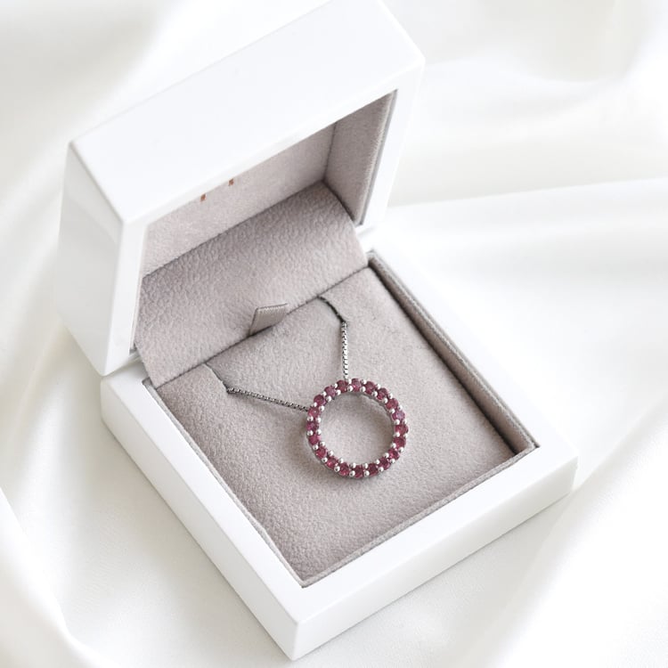 Silberner Karma-Anhänger mit Rhodolith Granat Eirene 79133