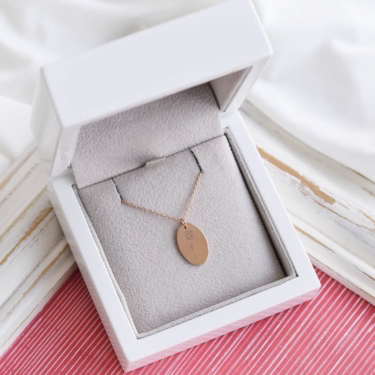 Romantischer Anhänger mit einer Blumengravur Ihrer Wahl Daisy 88062