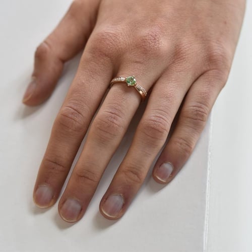 Goldring mit Tsavorit und Diamanten Sewyn