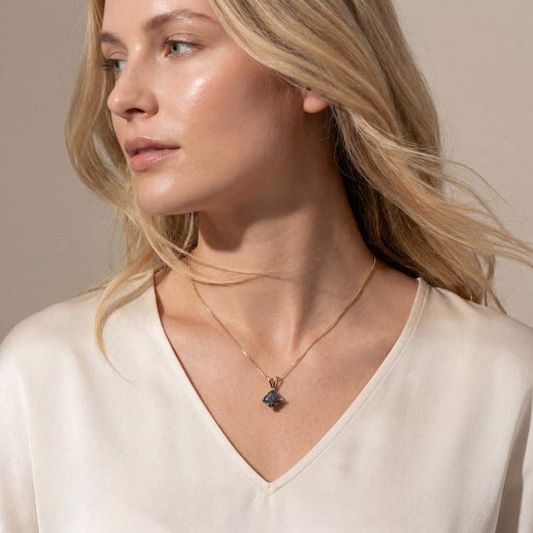 Anhänger in Gold mit schwarzem Opal in Kissenform Rafyna 170134