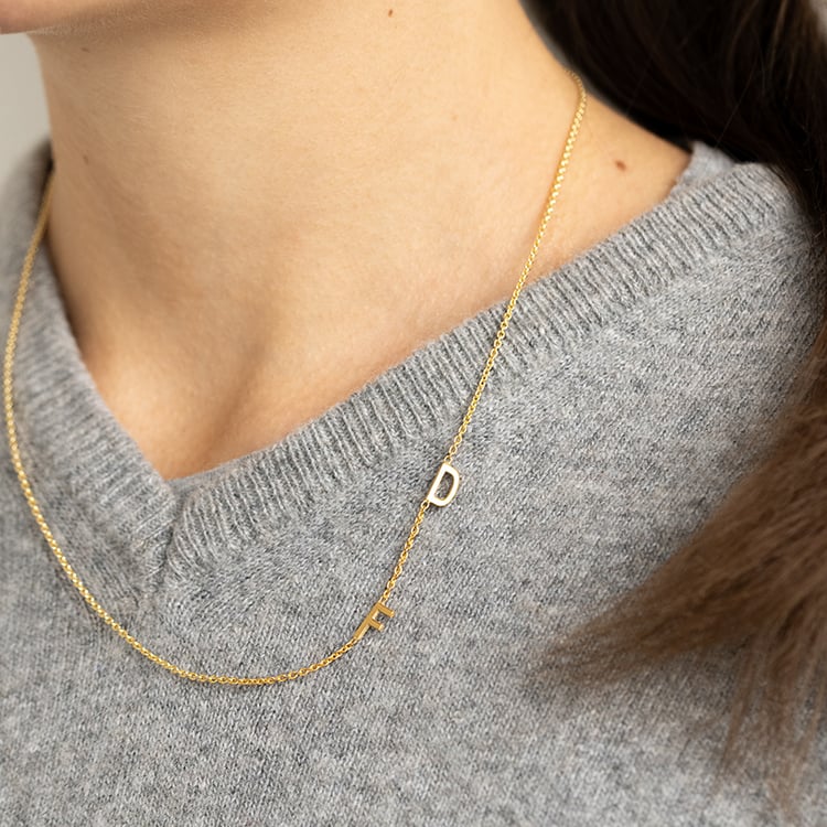 Personalisierte Halskette mit 2 Buchstaben Ihrer Wahl Lupe 132748