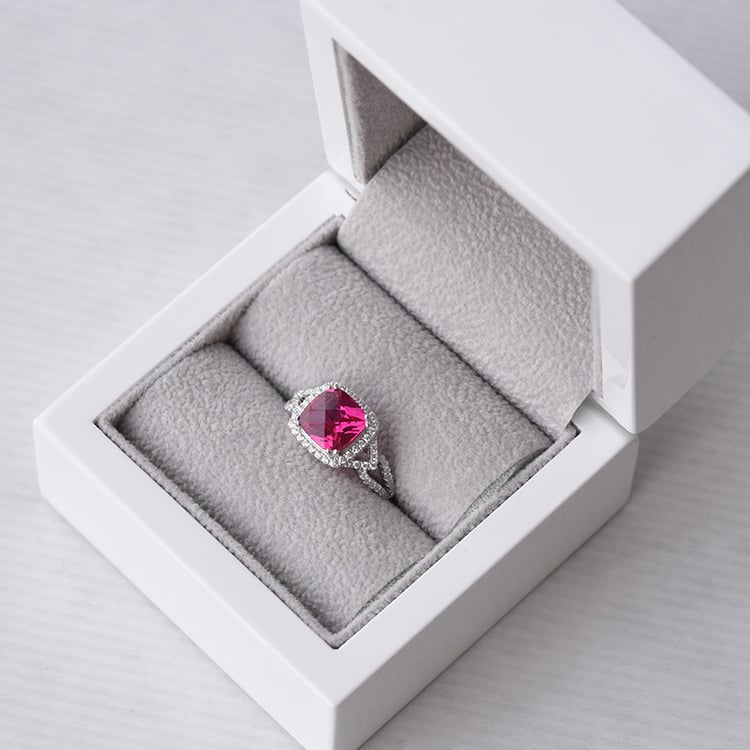 Silberner Ring mit Rubinen 73507