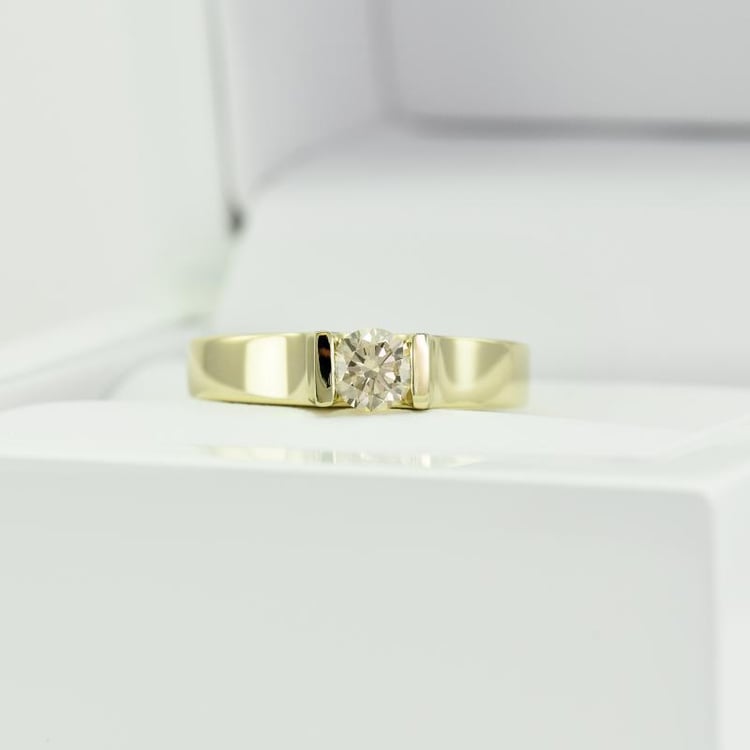 Ring mit Diamanten 12538