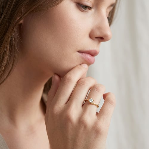 Verlobungsring mit 0.4ct IGI-zertifiziertem Diamanten Nami