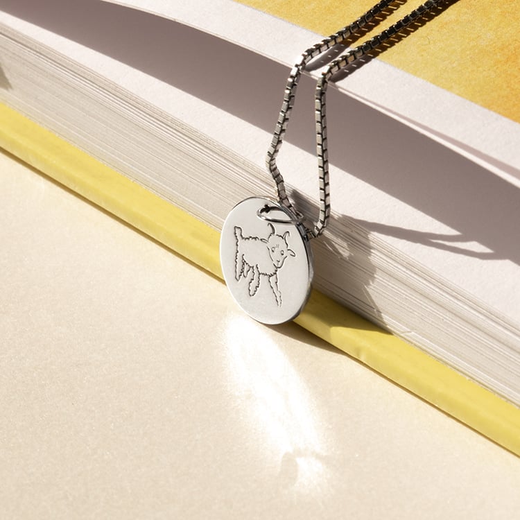 Silberner Anhänger mit der Gravur eines Lamms Der Kleine Prinz 138721