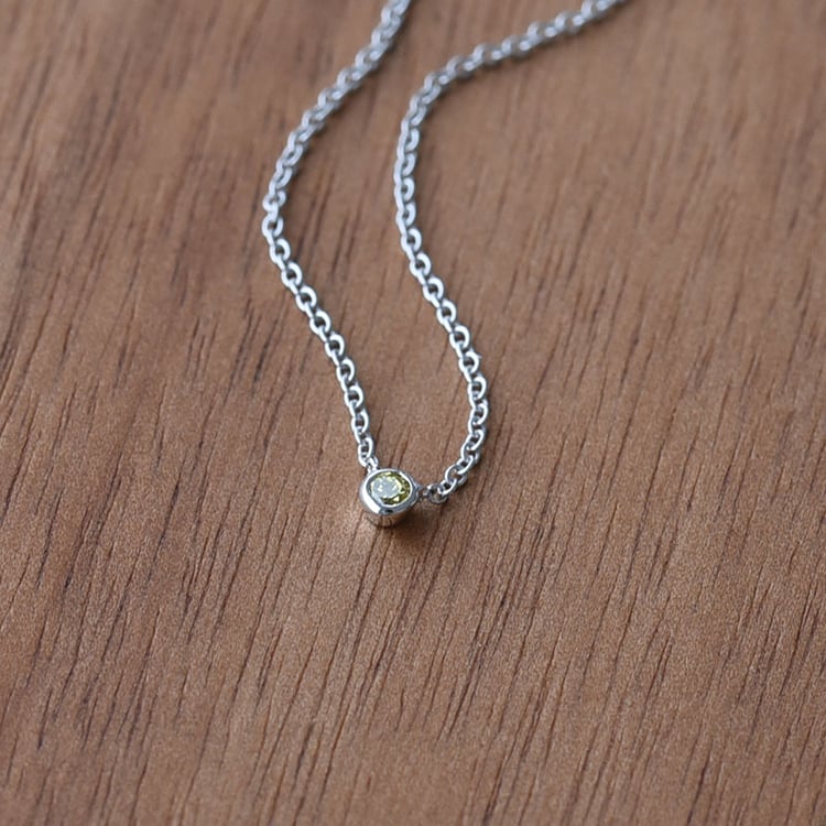 Silberne minimalistische Kette mit einem gelben Diamanten Glosie 103669
