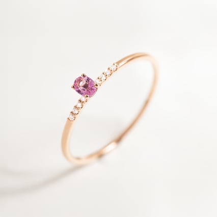 Verlobungsring mit rosa Saphir und Lab Grown Diamanten Terry