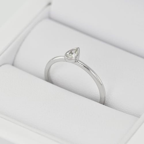 Ringset aus 585 Gold mit zertifiziertem Tropfendiamant Ralyas