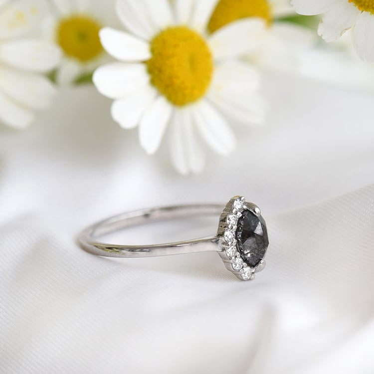 Verlobungsring mit Marquise Salt and Pepper Diamant Susi 82214