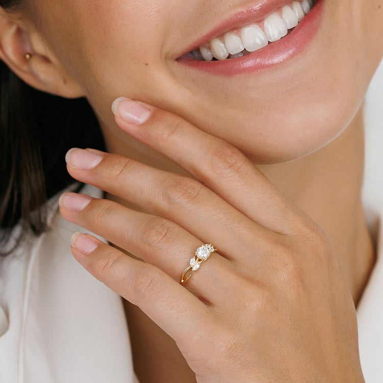 Silberner Verlobungsring mit Moissaniten Halym 165988