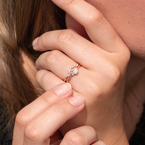 Ring in V-Form mit runden Diamanten Callum