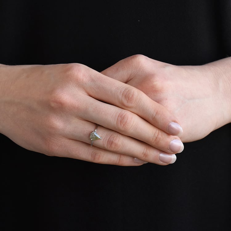 Ring mit Pentagon Salt and Pepper Diamant Azat 79490