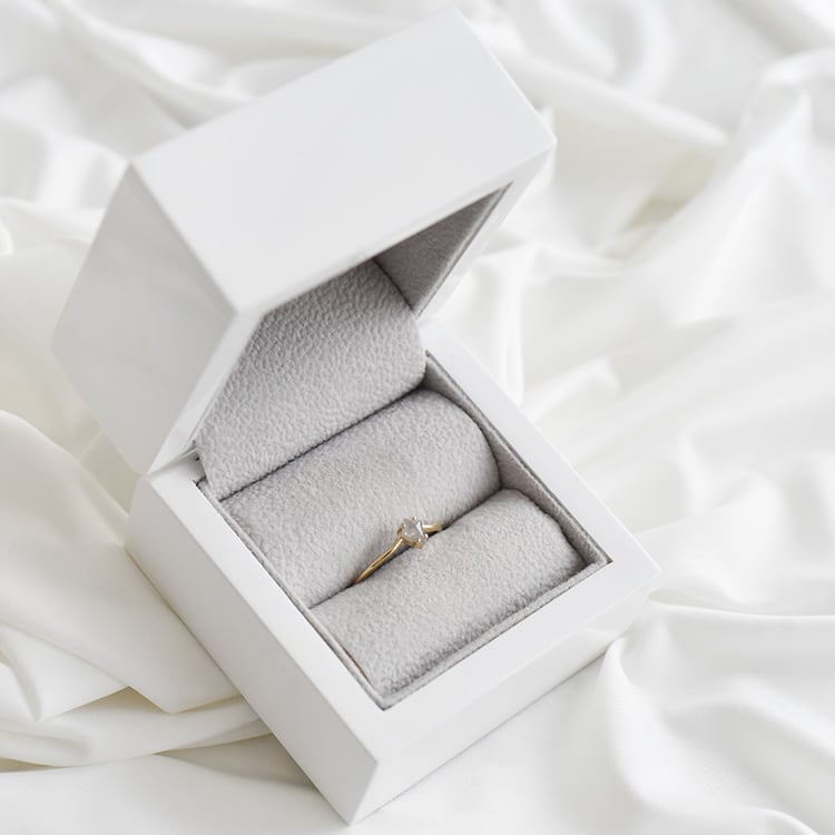 Goldring mit Diamant 92702