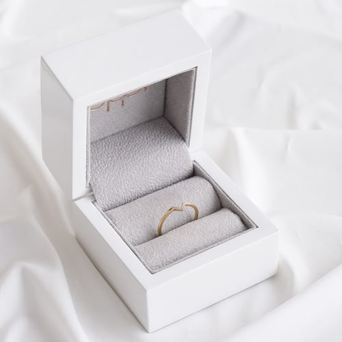 Goldring mit Diamanten aus Gold Suria