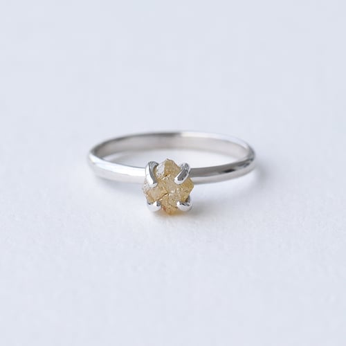 Goldring mit ungeschliffenen Diamant in gelb Nemy